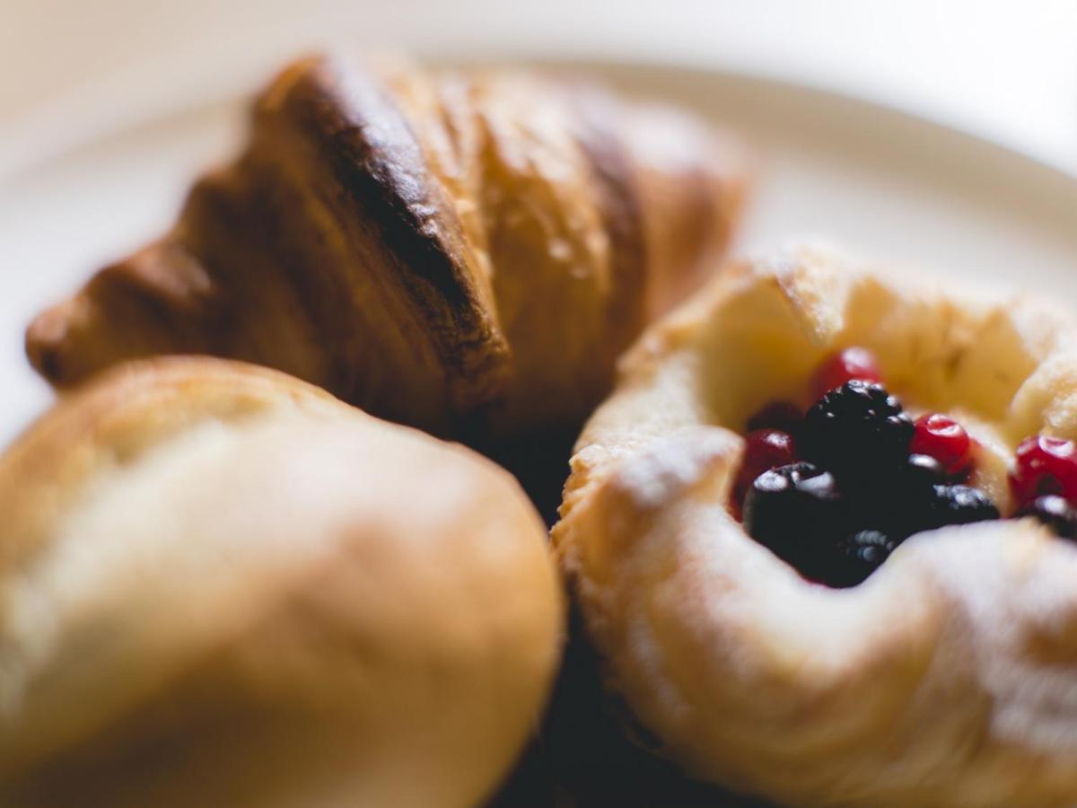 The Thousand Kyōto Esterno foto Baked goods
