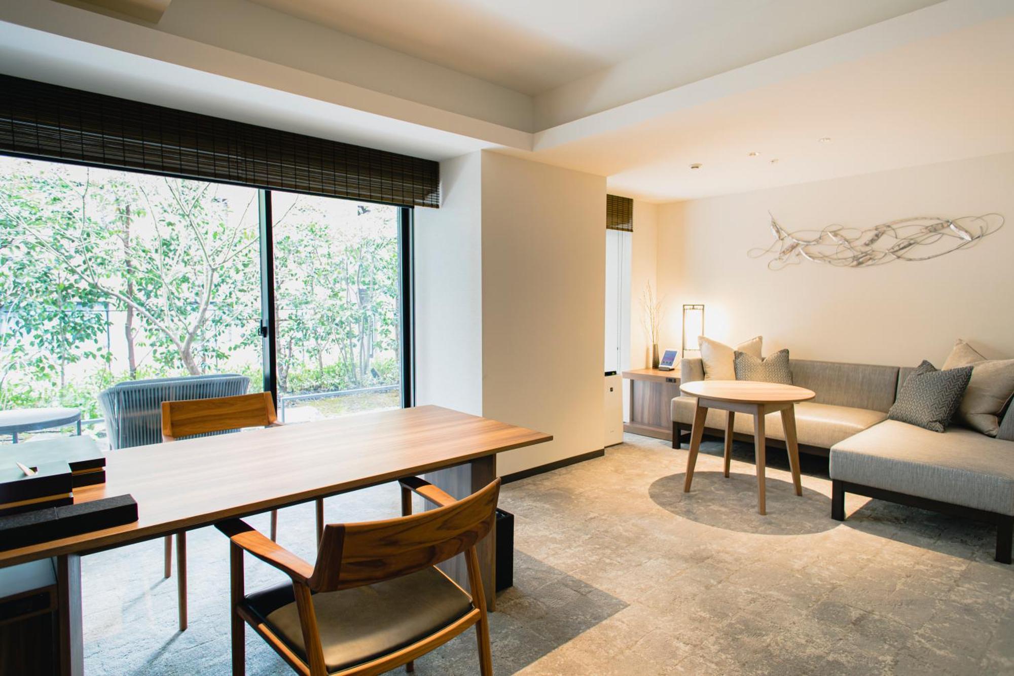 The Thousand Kyōto Esterno foto A living room at the hotel