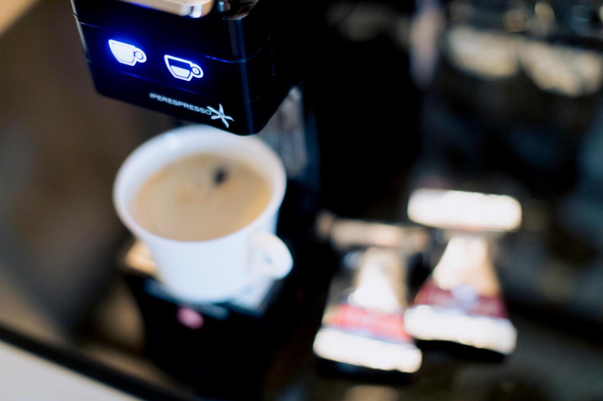 The Thousand Kyōto Esterno foto A Nespresso machine