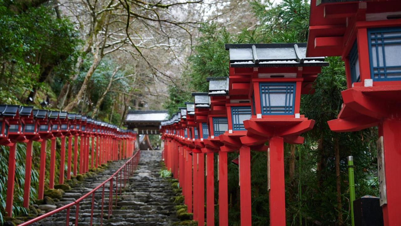 The Thousand Kyōto Esterno foto The path to the shrine